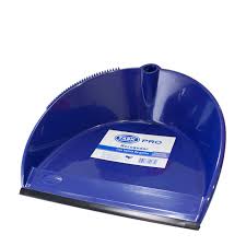 Recogedor de plástico Task Pro con borde de goma para limpieza