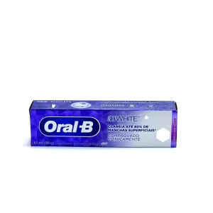 Crema Dental Oral-B 3D White 90g aclara 80% de manchas superficiales